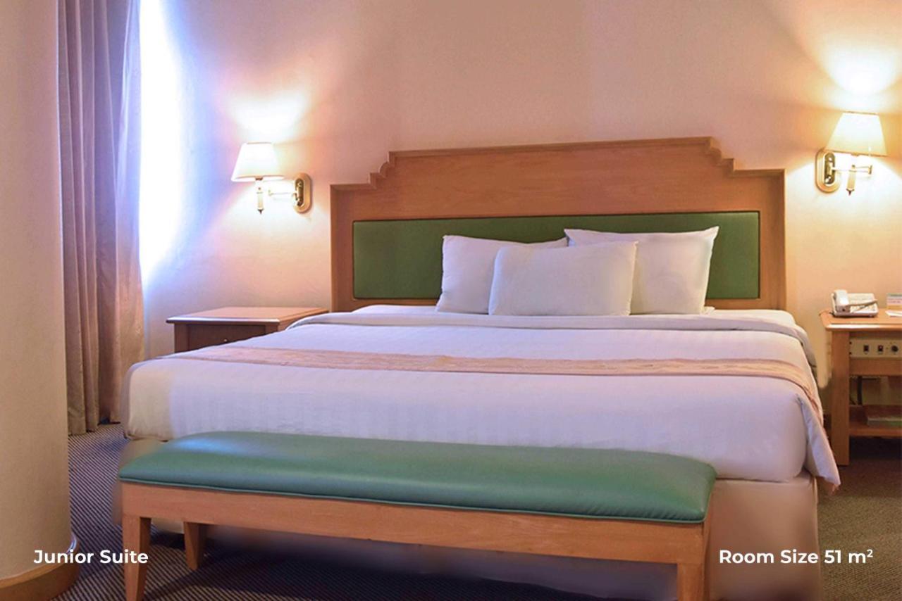Tunjungan Hotel Surabaya Ngoại thất bức ảnh